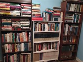 HUNDREDS OF HARD COVER, COFFEE TABLE AND PAPERBACK BOOKS