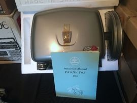 PROJECTOR WITH CARING CASE