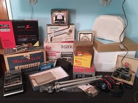 PHOTOGRAPHIC EAUIPMENT