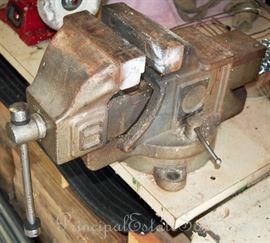 vintage 6 inch workbench vise.  