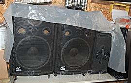 complete DJ set up - technics equipment