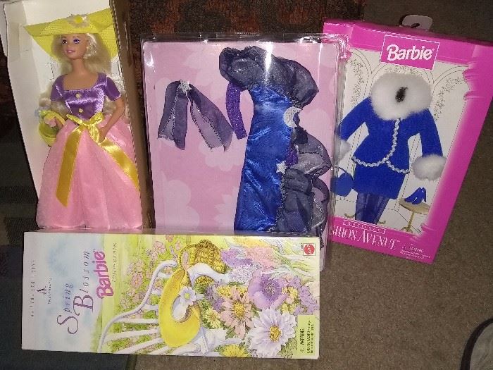 Barbie Dolls & Accessories: Vintage and Rare Barbie Collections. Special Edition, pink, silver, gold, Platinum and anniversary editions