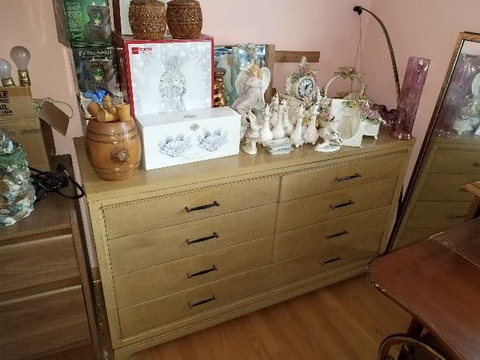 Vintage blonde dresser set. Drawers full of decor and collectibles!