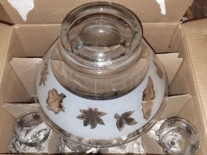 Vintage leaf bowl and glasses