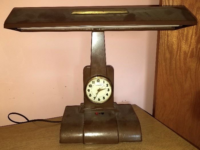 Vintage clock/lamp