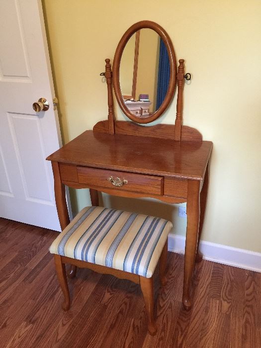Vanity desk with stool