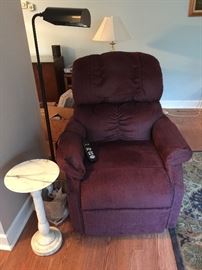 Lift chair (almost new!)