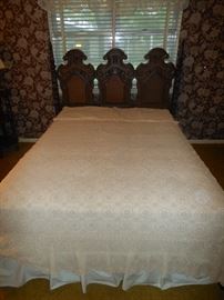 Spanish style complete full bed