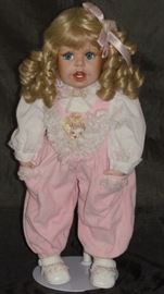 Hamilton Heritage Collection 1998  "Lauren"  by Phyllis Parkins #3317G  Porcelain Doll