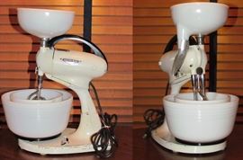 Vintage Hamilton Beach Mixer with Original (2) Bowl Set and Juicer/Reamer