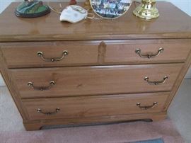 Matching 3-drawer Chest