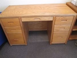 Knee-hole Desk