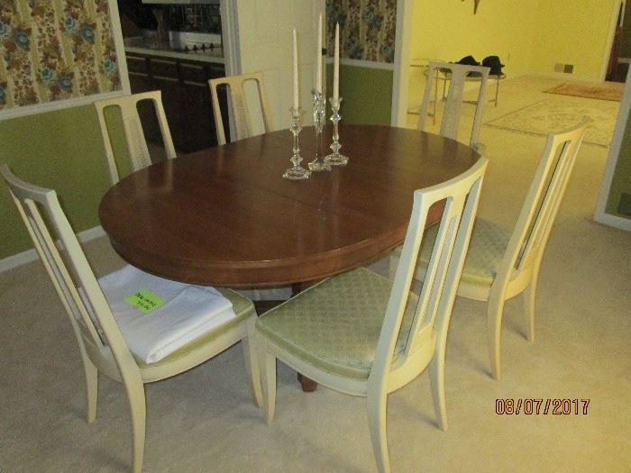 MID-CENTURY DINING TABLE & 6 CHAIRS