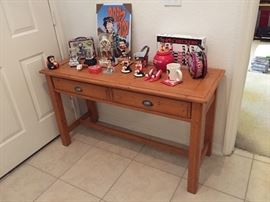 Foyer table Betty Boop collectibles