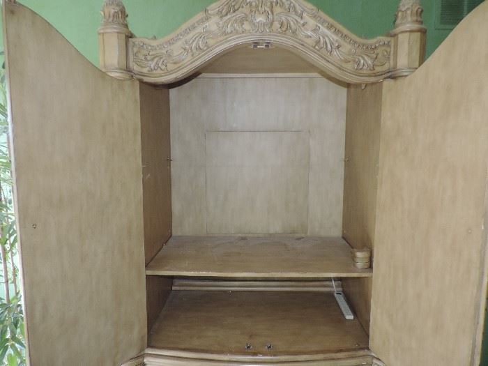 Interior of Cabinet