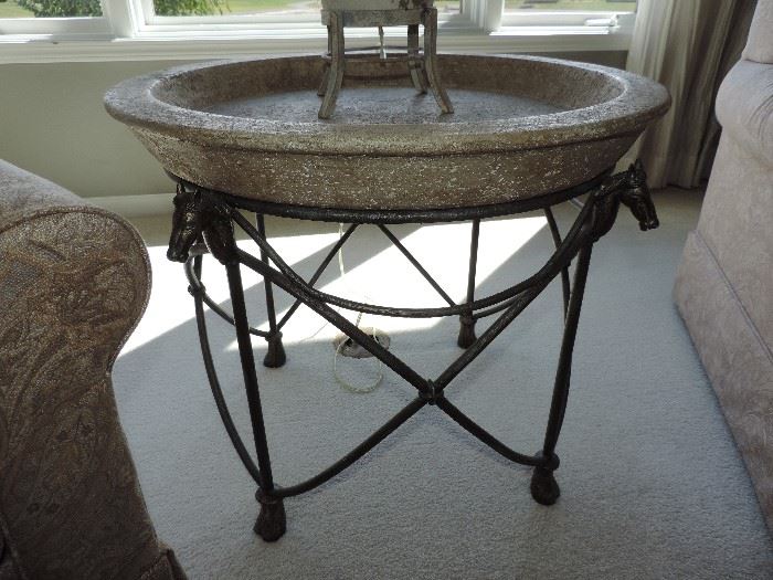 Horsehead round small table