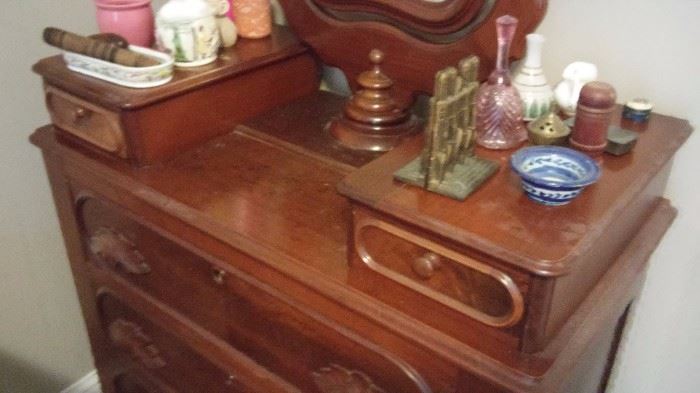 1900s dresser with mirror