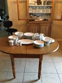 Wedgewood everyday wear China and a drop leaf table