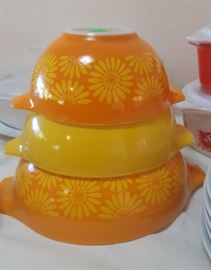 Crazy Daisy Cinderella Nesting Bowls