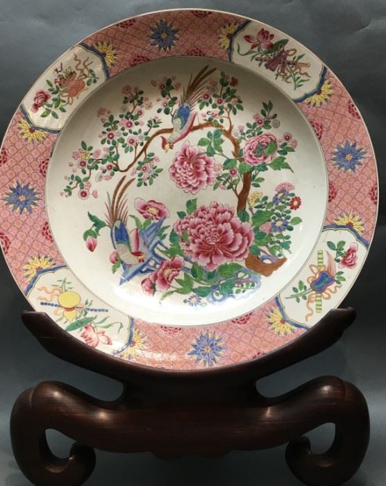 large Chinese famille rose porcelain plate, 18th c. 