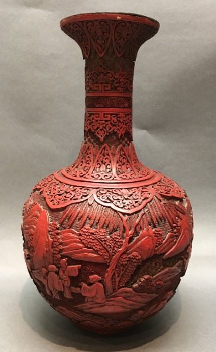 Chinese cinnabar bottle vase, 19th c./Republican period 
