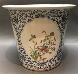 Chinese famille rose porcelain planter, Qing dynasty/Republican period 