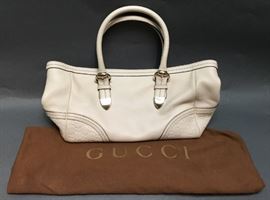 preowned authentic Gucci cream/beige leather shoulder bag 