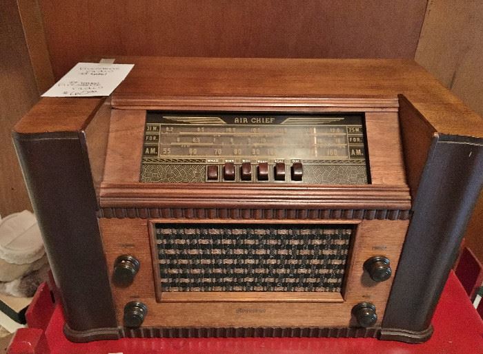 This Firestone Air Chief radio comes in loud and clear