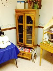 Oak Entertainment Unit... very attractive!