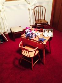 Child's play drop leaf table with two chairs