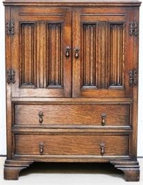 Continental oak butler chest
