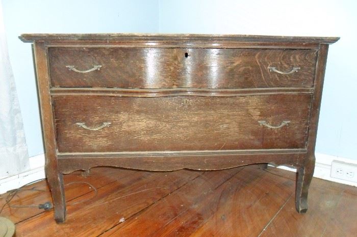 Antique Oak Ladies Dresser