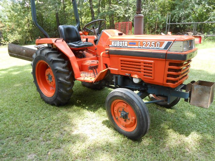 Kubota L2500 Tractor