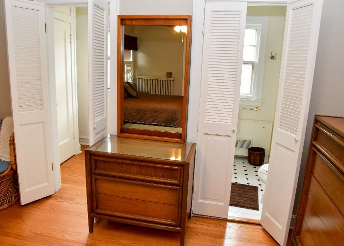 BUY IT NOW!  Lot # 118, Thomasville Chest with Mirror, $150 (Approx. 34" L x 19" W x 74" H) 