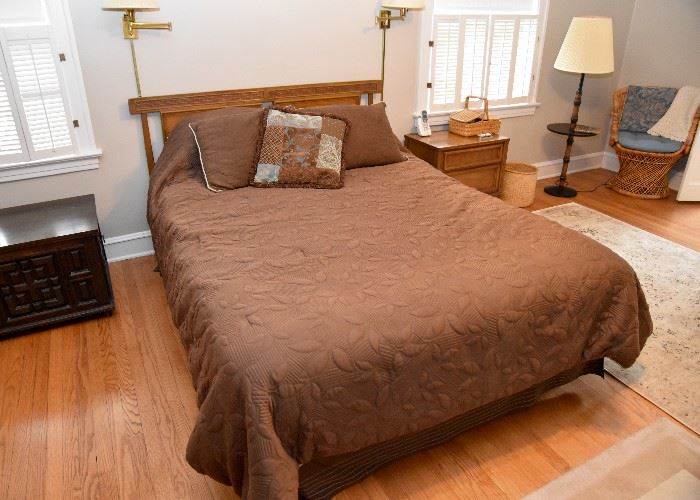 BUY IT NOW!  Lot # 122, Thomasville Queen-Size Bed, $150  