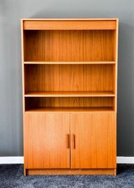 Modern Bookshelf w Cabinet