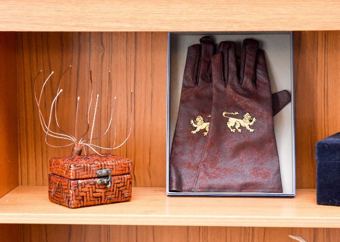 Trinket Boxes, Women's Gloves