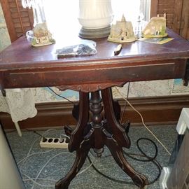 Vintage Walnut table with burled walnut trim