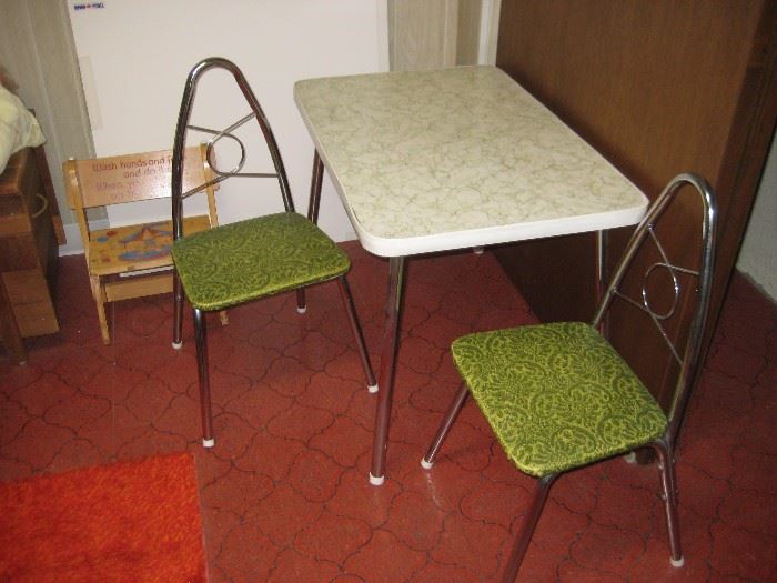 Child's table & chair set
