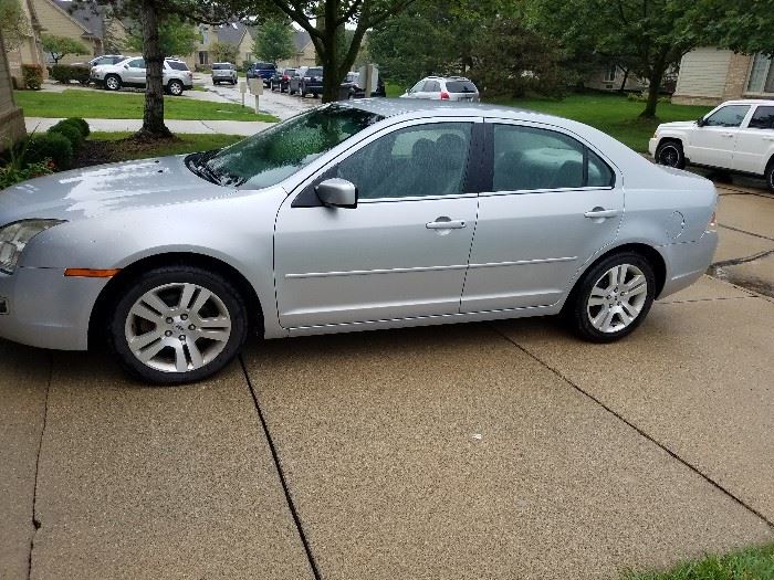 03 ford fusion 
V6, 172 k miles 
Comes with clean title
Asking $3000or best offer