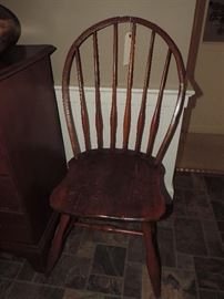 Bow-Back Windsor Chair  / Period example