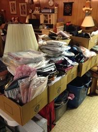 Brand new make up and carry bags!