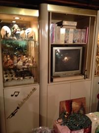 Old school 3 piece wall unit.