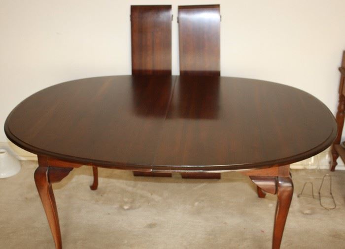 Beautiful Cherry Dining Room Table with Leaves