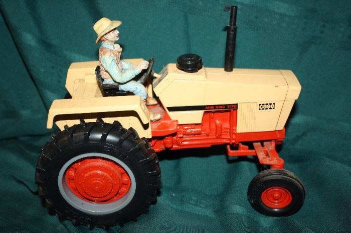 Vintage Metal CASE Tractor Toy