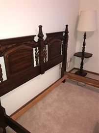 Headboard/bed frame