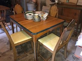 1920's antique kitchen table and chairs; super adorable!