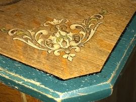 1920's kitchen table detail