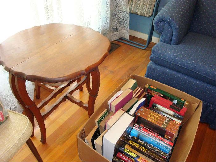 Two piece curved leg table