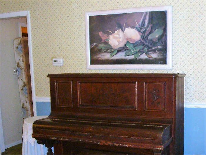 Upright piano